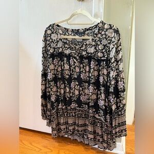 American Eagle Outfitters Black and Cream Floral Blouse